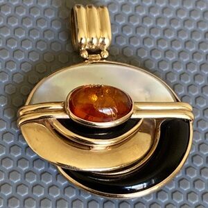 14k yellow gold amber onyx pearl pendant